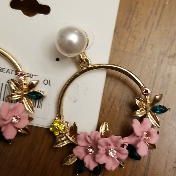 Beautiful floral earrings - Picture 6 of 6